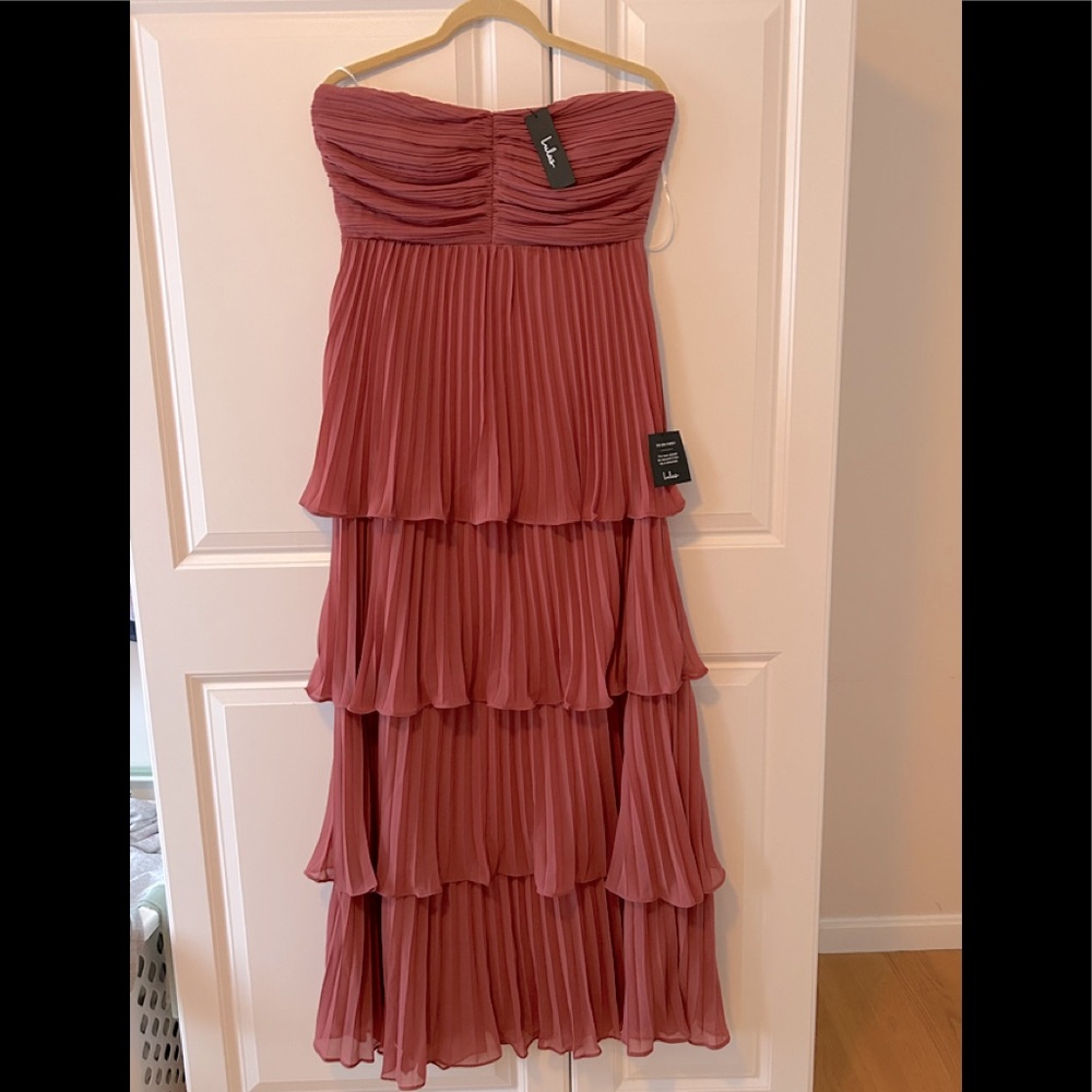 Beautiful Lulus strapless dress size L